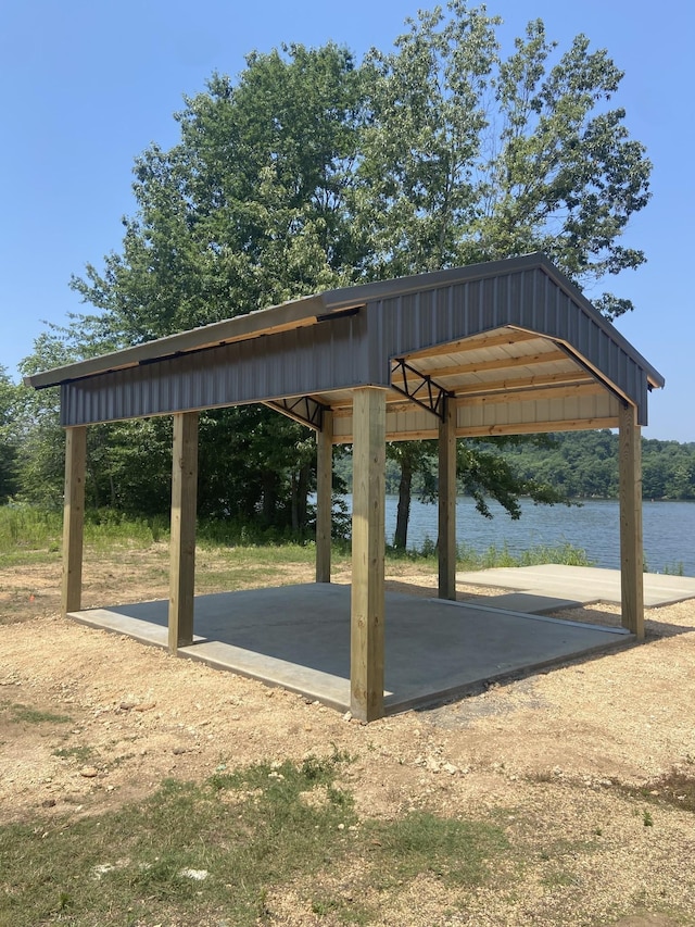 5 River Front Dr, Clifton, TN 38425