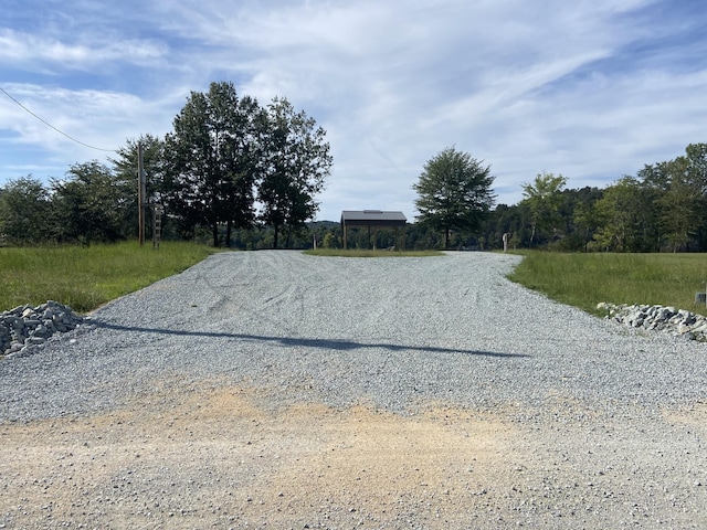 5 River Front Dr, Clifton, TN 38425