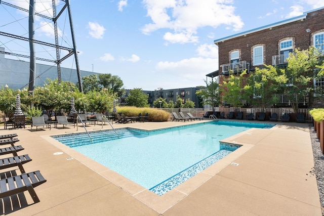 1350 Rosa L Parks Blvd Unit 365, Nashville, TN 37208 - community pool with a patio area