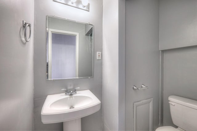 131 Clauson Dr, Columbia, TN 38401 - bathroom with toilet and a sink