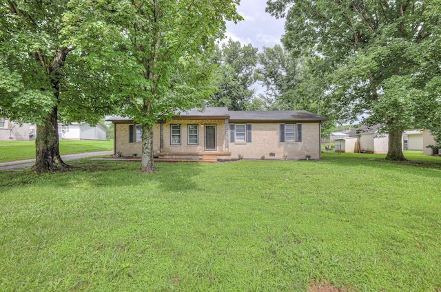 131 Clauson Dr, Columbia, TN 38401 - ranch-style home with a front yard, brick siding, and crawl space