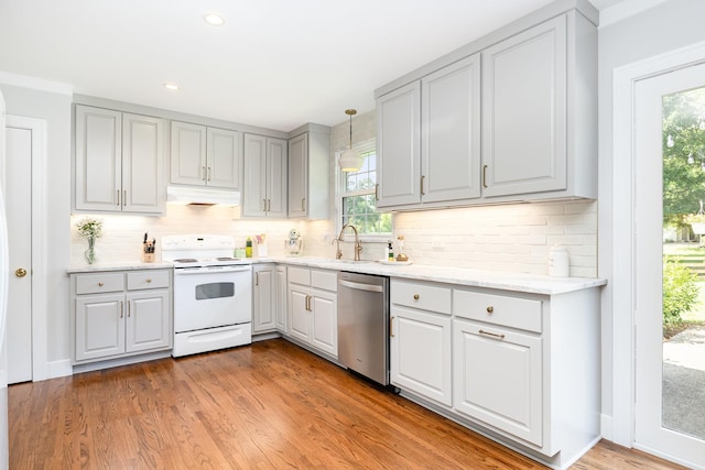 1028 Ridgecrest Dr, Franklin, TN 37069 - kitchen with stainless steel dishwasher, white electric stove, under cabinet range hood, decorative backsplash, and recessed lighting