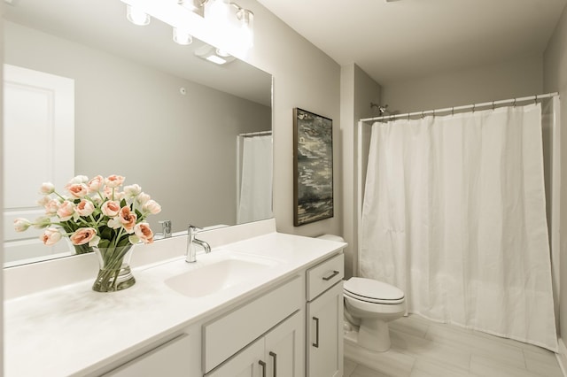 1144 Lock 4 Rd Unit B-4, Gallatin, TN 37066 - bathroom featuring vanity and a shower with curtain