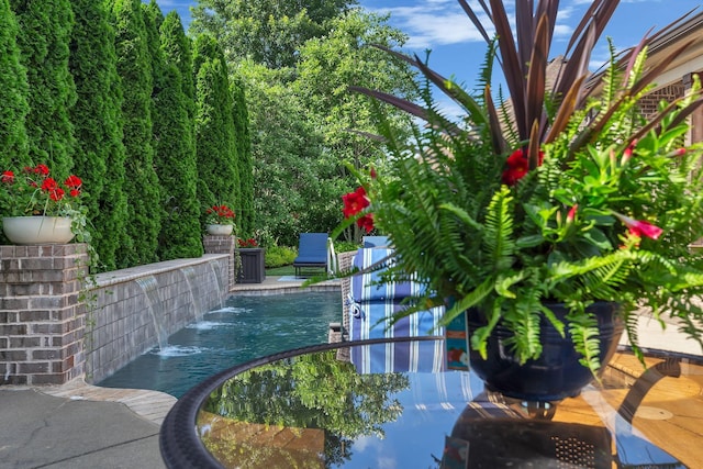 2811 Craythorne Dr, Murfreesboro, TN 37129 - surrounding community featuring a pool