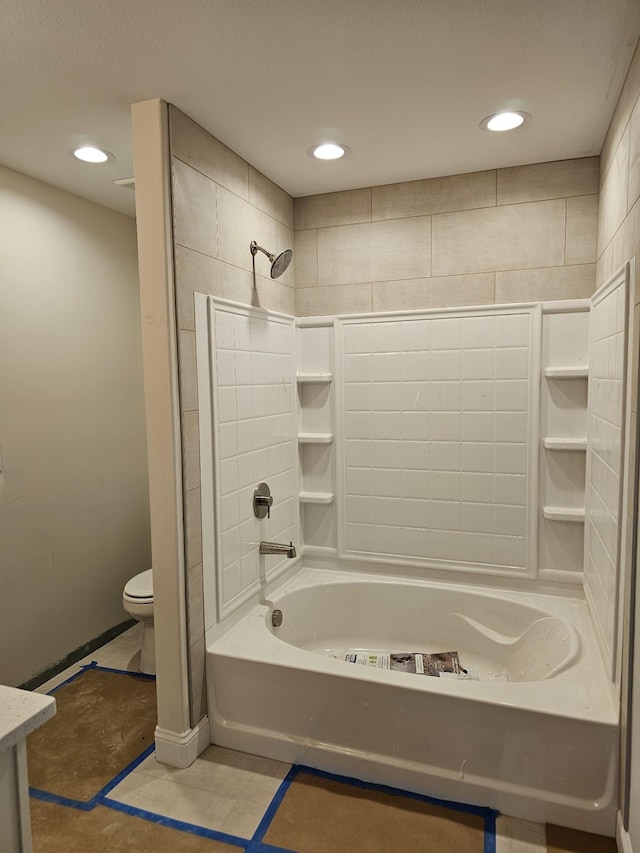 2895 Cooper Creek Rd, Woodlawn, TN 37191 - bathroom featuring bathtub / shower combination and recessed lighting
