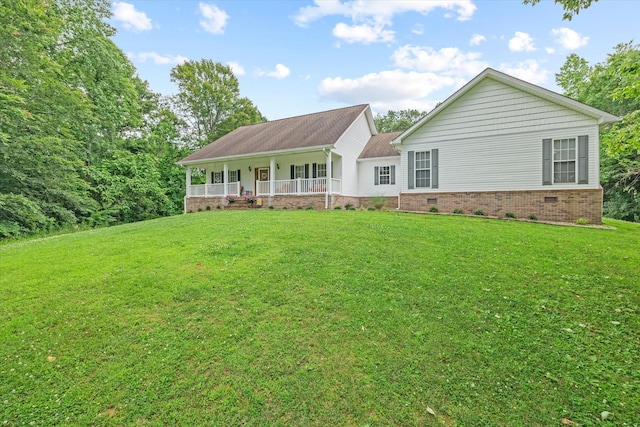 5546 Old Kentucky Rd, Byrdstown, TN 38549 - view of front facade featuring a porch, a front lawn, and crawl space
