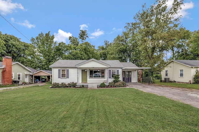 1519 Graybar Ln, Murfreesboro, TN 37129 - view of front of home with driveway and a front lawn