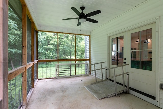 4486 Beards Chapel Rd, Springfield, TN 37172 - sunroom / solarium featuring a ceiling fan