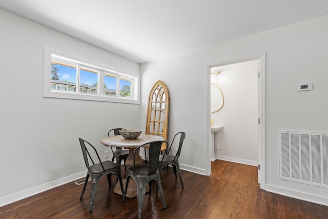 610 Maple Ln, Chattanooga, TN 37411 - dining area featuring wood finished floors and baseboards