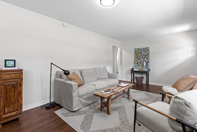 610 Maple Ln, Chattanooga, TN 37411 - living area with dark wood-style flooring and baseboards