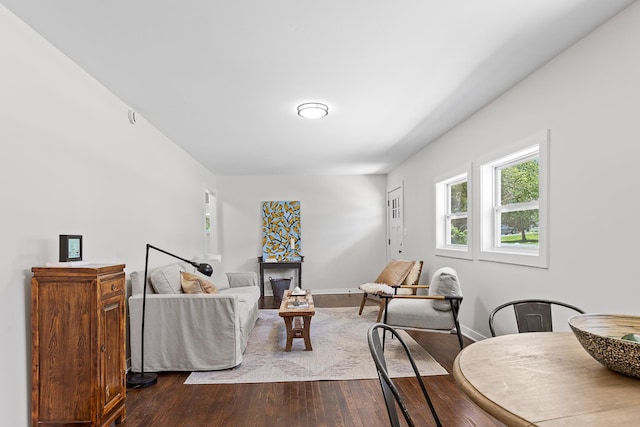 610 Maple Ln, Chattanooga, TN 37411 - living area with dark wood finished floors and baseboards