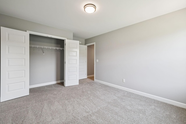 578 Oak Glen Dr, Smithville, TN 37166 - unfurnished bedroom with carpet and a closet