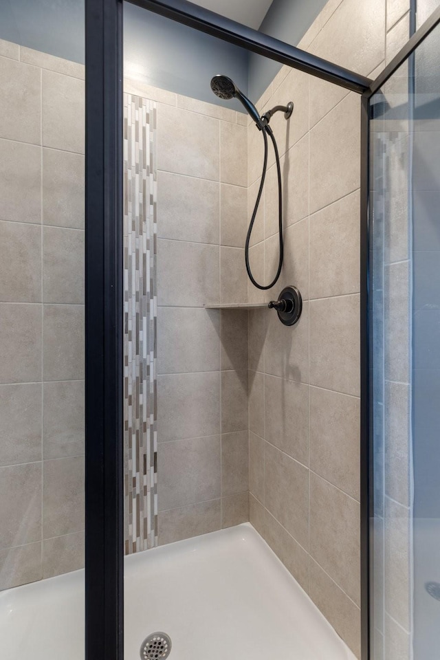 5308 Abbottswood Dr, Smyrna, TN 37167 - bathroom featuring a stall shower