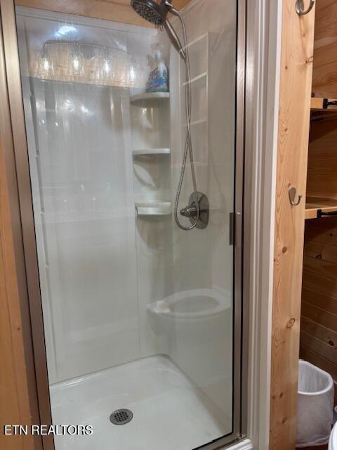337 Bellview Rd, Pikeville, TN 37367 - full bathroom featuring a shower stall