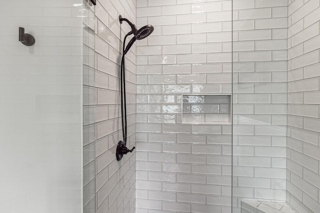 5077 Joe Peay Rd, Spring Hill, TN 37174 - bathroom featuring a tile shower