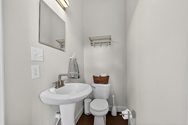 123 Jones Rd, Taft, TN 38488 - bathroom with toilet and baseboards