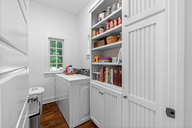 123 Jones Rd, Taft, TN 38488 - laundry room with separate washer and dryer and dark wood-type flooring