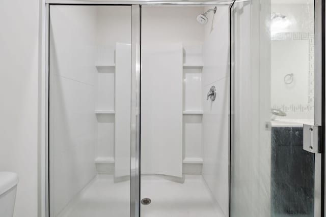 809 Old Blue Ln, Murfreesboro, TN 37130 - bathroom featuring a shower stall