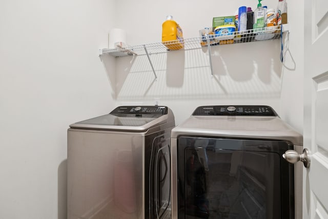809 Old Blue Ln, Murfreesboro, TN 37130 - laundry room with washing machine and clothes dryer