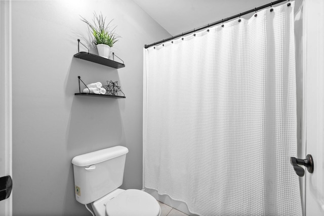 1197 Upland Ter, Clarksville, TN 37043 - full bath featuring a shower with shower curtain