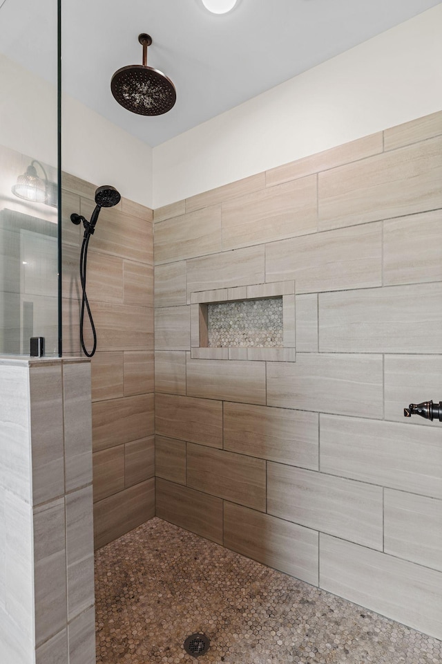 268 Planters Cir, Leoma, TN 38468 - bathroom with a tile shower
