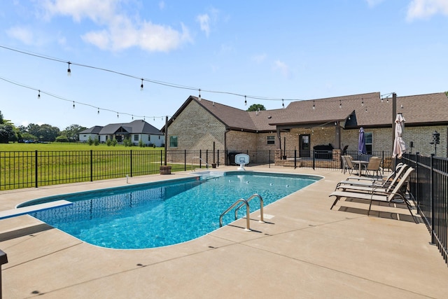 268 Planters Cir, Leoma, TN 38468 - view of pool featuring a patio and a diving board