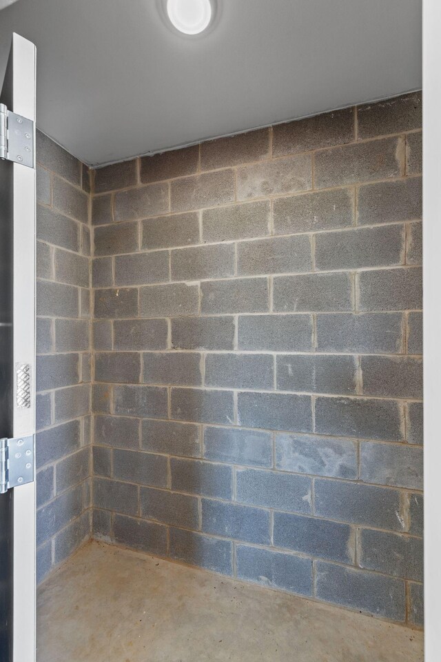 268 Planters Cir, Leoma, TN 38468 - bathroom featuring concrete floors