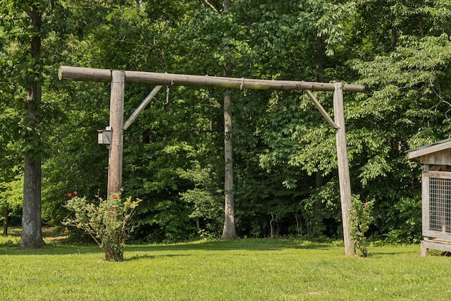 4255 Mcfall Rd, Cumberland City, TN 37050 - view of grassy yard