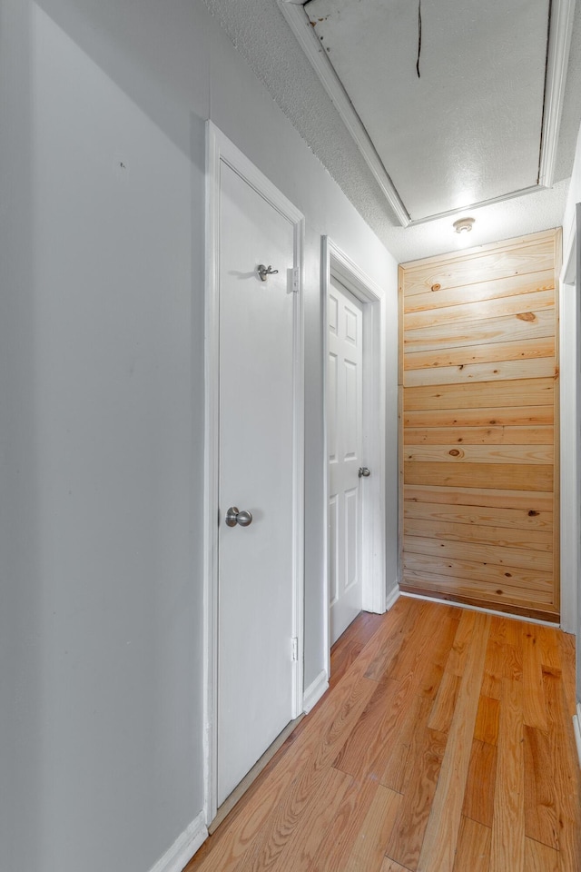 3405 Elder Mountain Rd, Chattanooga, TN 37419 - corridor featuring light wood finished floors and baseboards