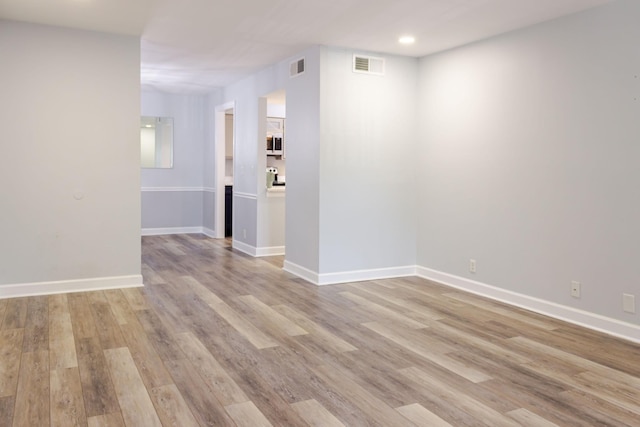 1280 Middle Tennessee Blvd Unit E14, Murfreesboro, TN 37130 - unfurnished room with light wood-type flooring and recessed lighting