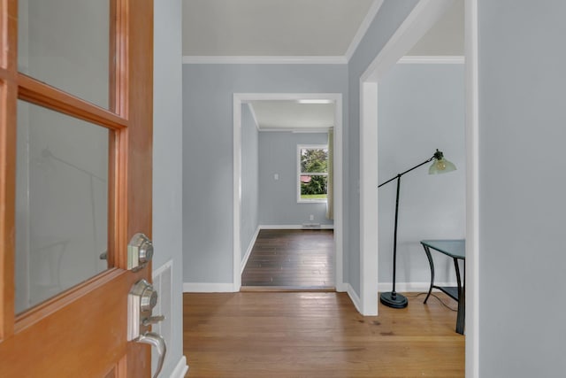 1118 Houston Dr, Murfreesboro, TN 37130 - foyer entrance featuring wood finished floors and crown molding