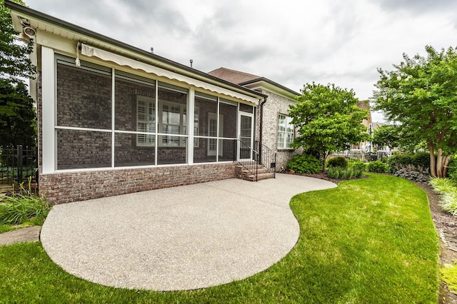 1176 Fairvue Village Ln, Gallatin, TN 37066 - view of yard featuring a sunroom and a patio