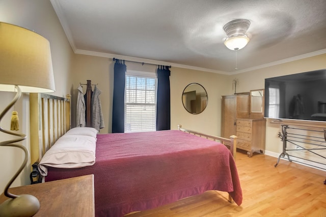 1064 Crane Ct, Kingston Springs, TN 37082 - bedroom featuring wood finished floors, crown molding, and a ceiling fan