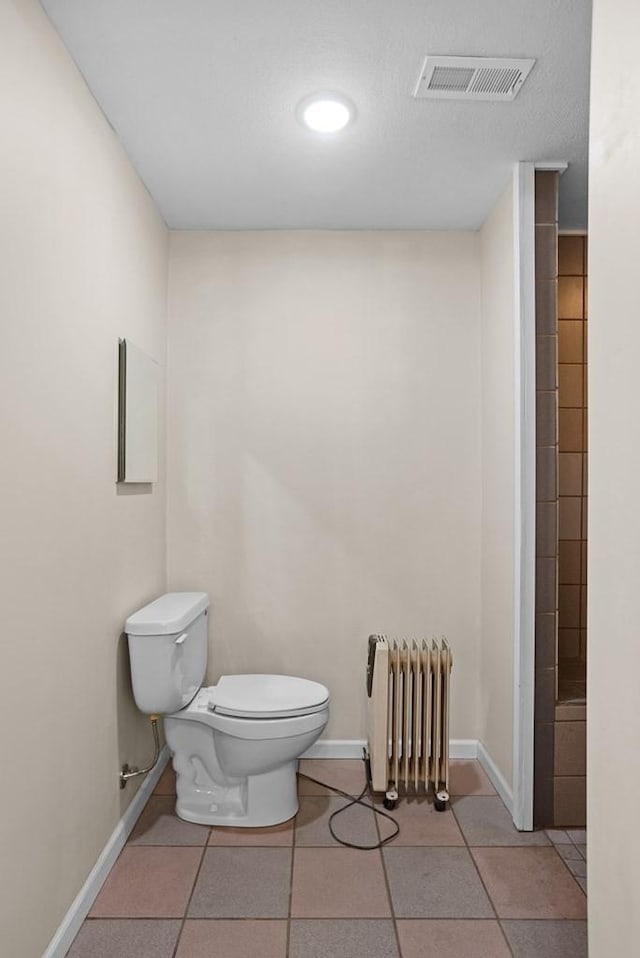 120 Dove Ln, Monroe, TN 38573 - full bath with radiator heating unit and recessed lighting