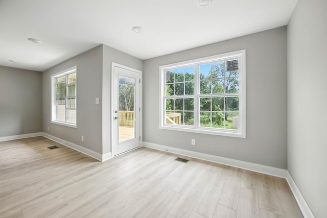 2670 Scott Dr, Clarksville, TN 37042 - spare room with light wood finished floors