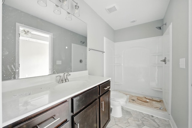 2670 Scott Dr, Clarksville, TN 37042 - full bath featuring vanity, a shower, tile patterned floors, and ceiling fan