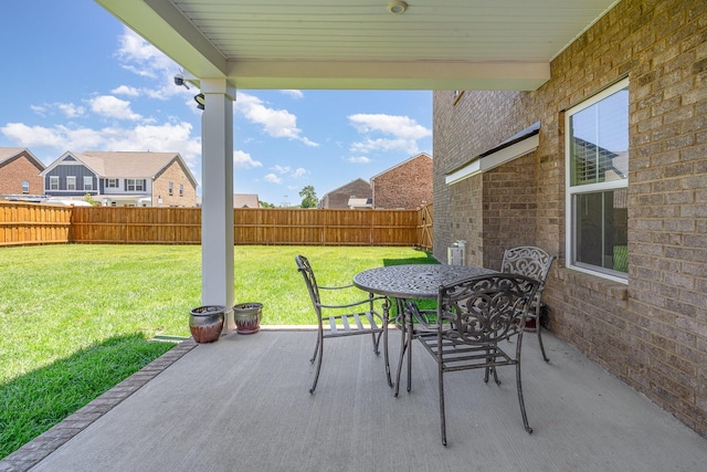 468 Rosy Dale Dr, Gallatin, TN 37066 - fenced backyard with outdoor dining space and a patio