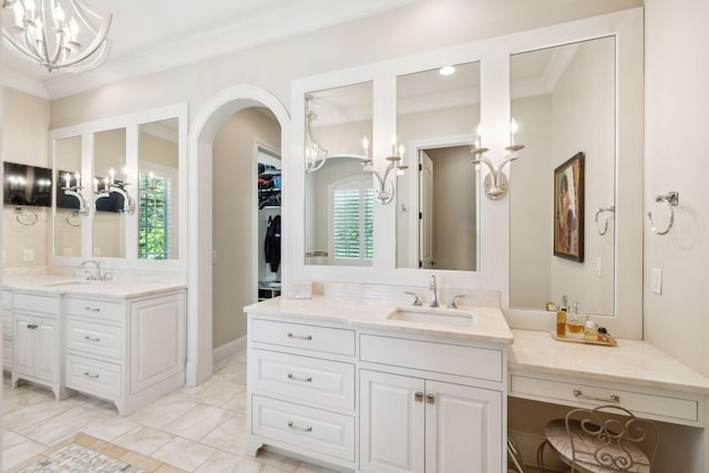 114 Middleton Cir, Nashville, TN 37215 - full bath featuring a chandelier, two vanities, and ornamental molding