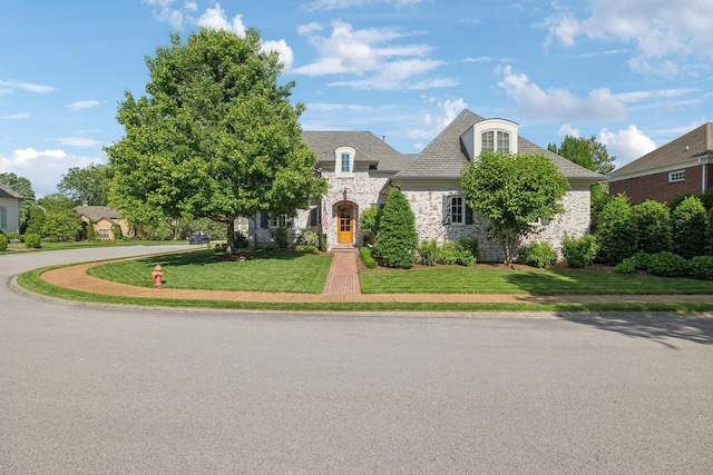 114 Middleton Cir, Nashville, TN 37215 - french provincial home featuring a front lawn and brick siding