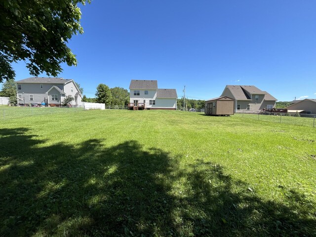 989 Ernest Stewart Dr, Clarksville, TN 37042 - view of yard with a storage shed