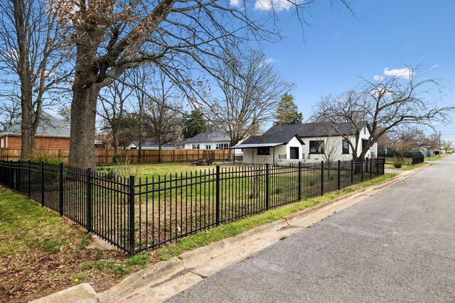 222 Groh St, Lawrenceburg, TN 38464 - view of front of home with a fenced front yard