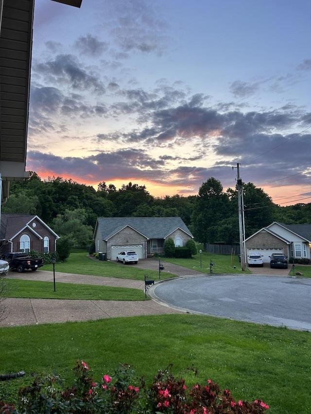 109 New Haven Ct, Nashville, TN 37214 - view of green lawn with curved driveway