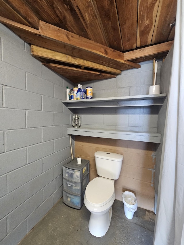 625 River Rd, Clifton, TN 38425
