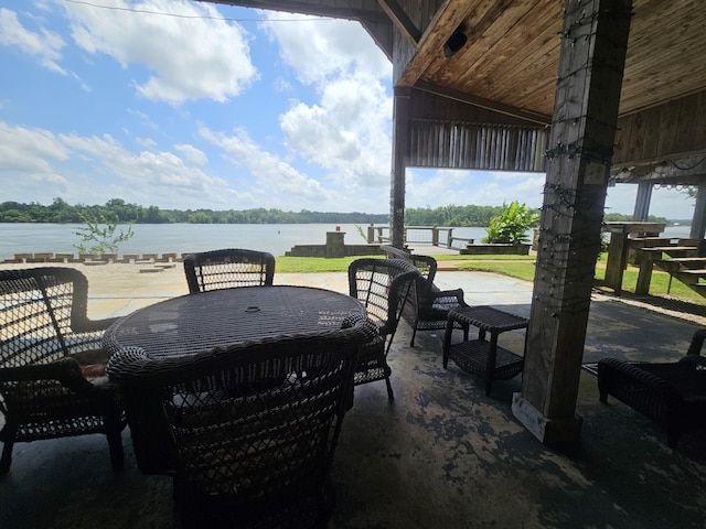 625 River Rd, Clifton, TN 38425