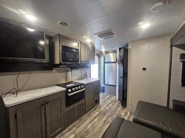 625 River Rd, Clifton, TN 38425