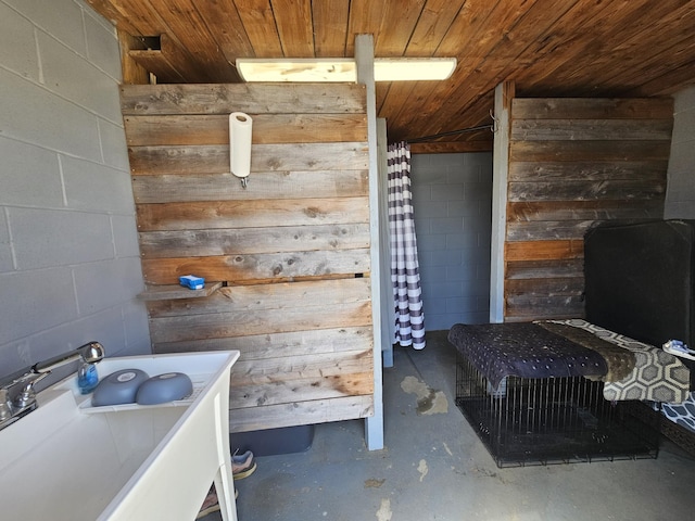 625 River Rd, Clifton, TN 38425