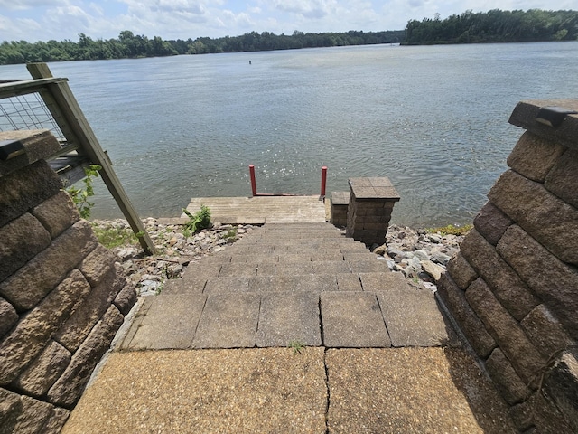 625 River Rd, Clifton, TN 38425