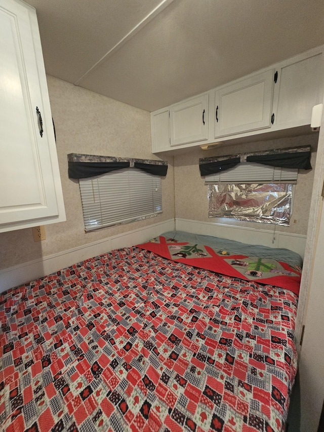 625 River Rd, Clifton, TN 38425