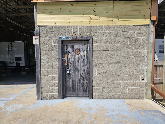 625 River Rd, Clifton, TN 38425