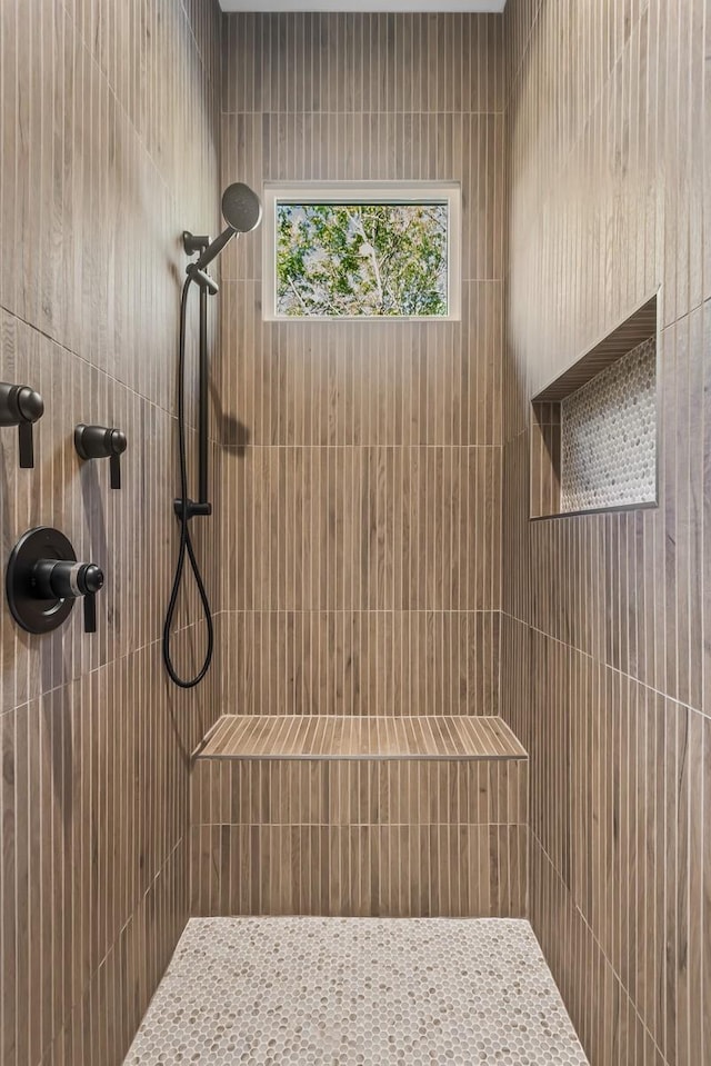 6628 Bethesda Arno Rd, Thompsons Station, TN 37179 - full bathroom featuring a tile shower